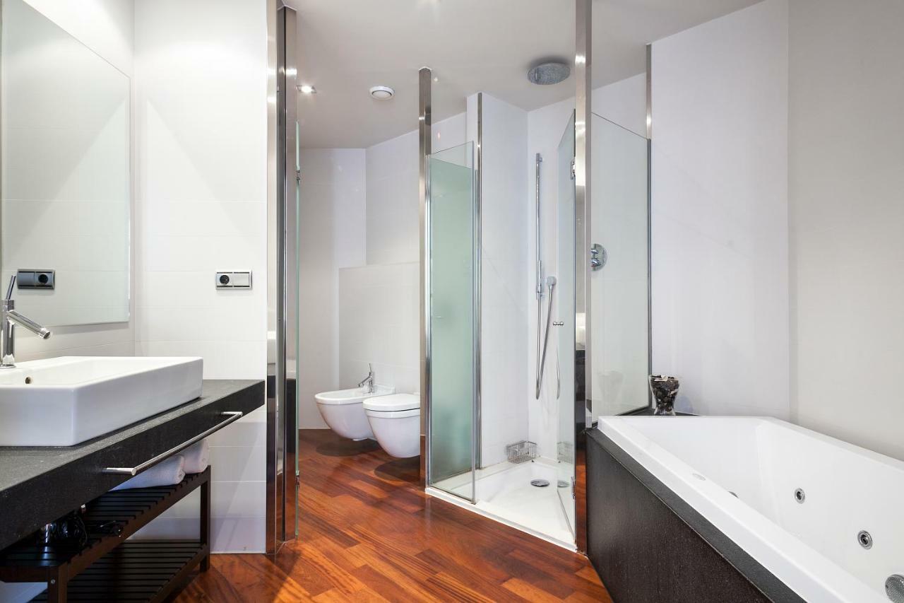 Uma Suites Passeig De Gracia 16 Barselona Dış mekan fotoğraf